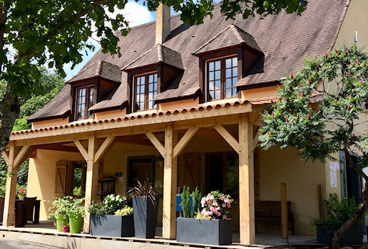 3da5c1c15aec5fd89597e29a4fd61585_CampingLesCharmesEntree