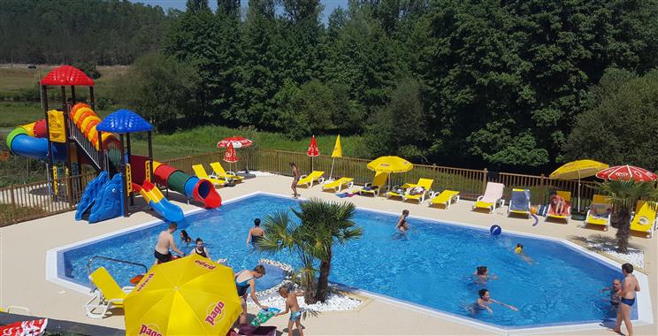 61890260a70ba489b522a4de4b66a784_3campingleverdoyantlocatifpiscine