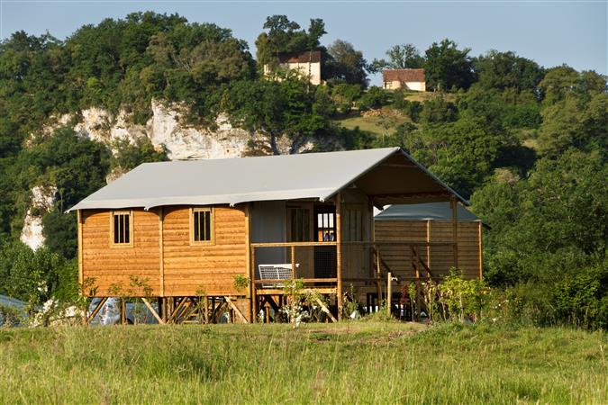 b5fe505b000099a20c494fbe71b62fb8_lerocherdelacaveauborddeleau3