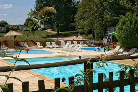 b7c0d372d22befb5ef3903c202f52aa9_campingbrindamourlebugue1