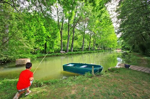 ca0b863f41c52a4a405ec184ac1118e8_valdelamarquise2