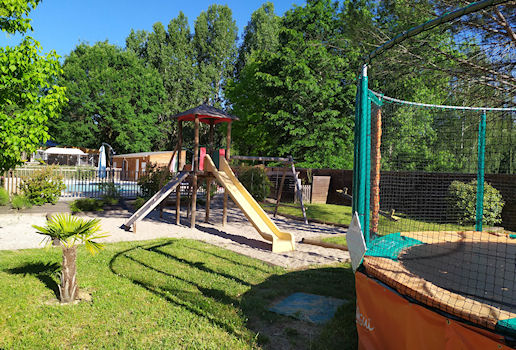 ef84d5413a8bc76177e9466d20a0e1c7_Campingdulacdegrolejac3